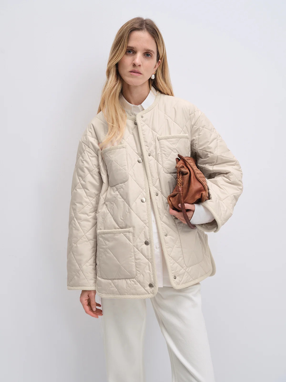 SABRINA｜Quilted Textured Jacket-Model side view-02