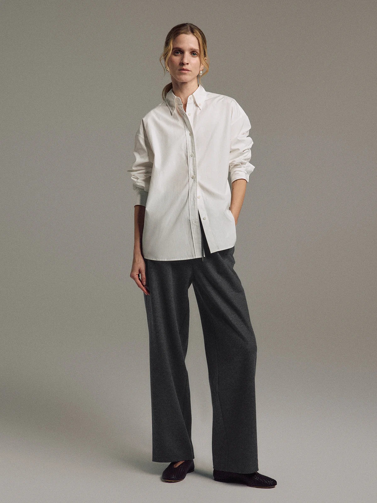 HEATHER｜Wool Blend Drawstring Waist Straight Trousers-Model front view-02