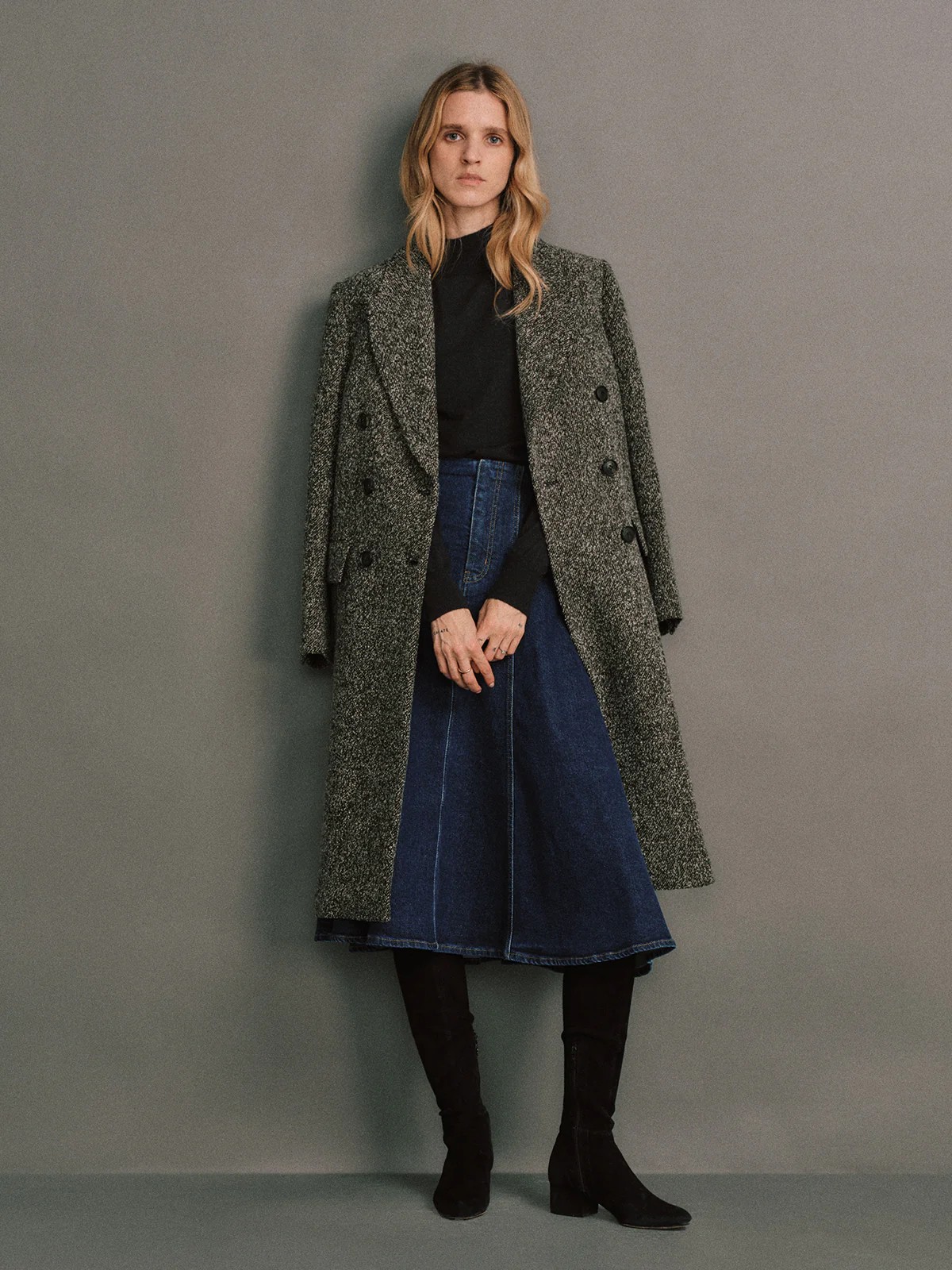 KAYLA｜Wool Bouclé Tweed Tailored Long Coat-Model front view-04
