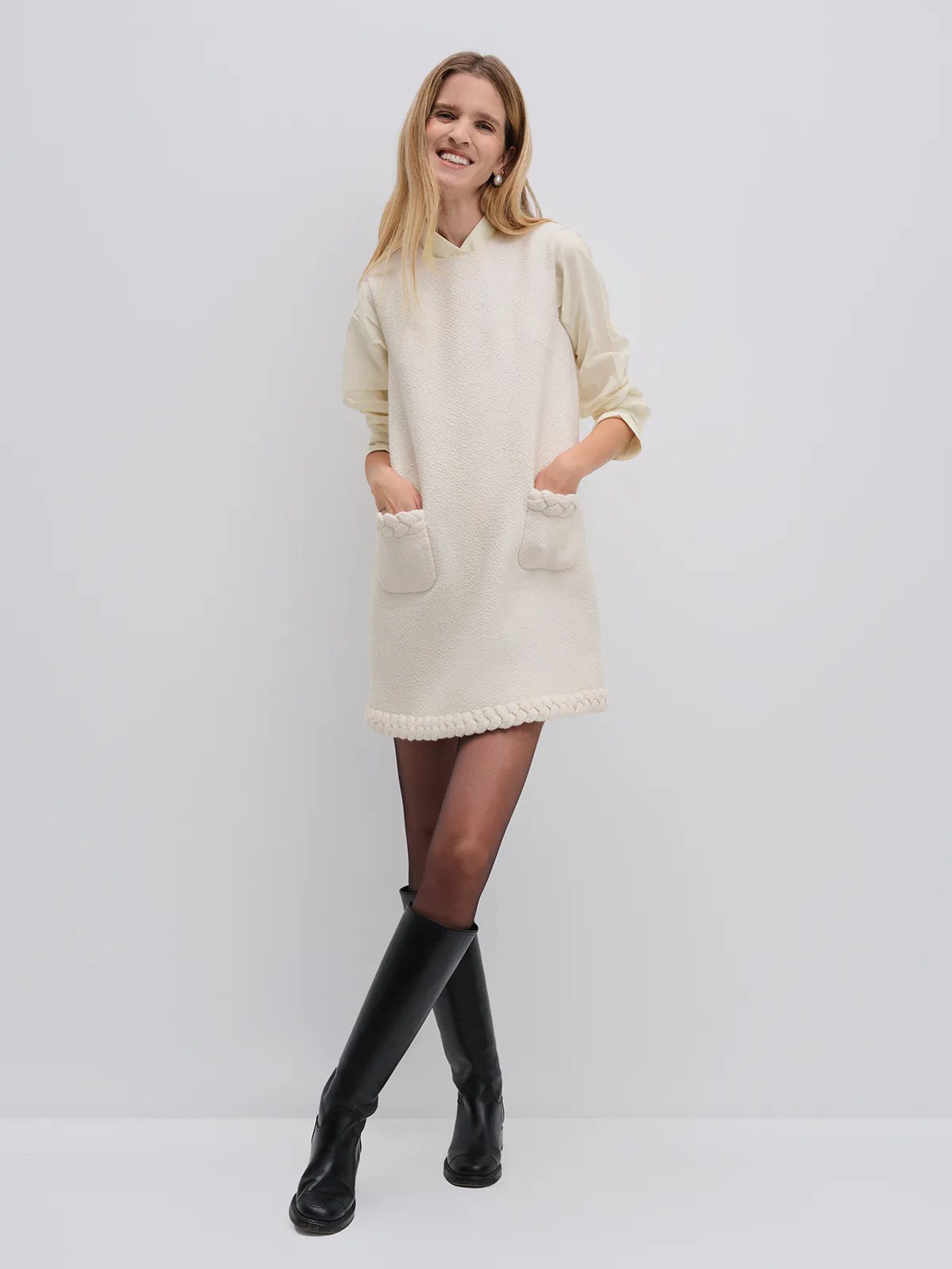 SASHA｜Sleeveless Cable Knit Dress-Model side view-01