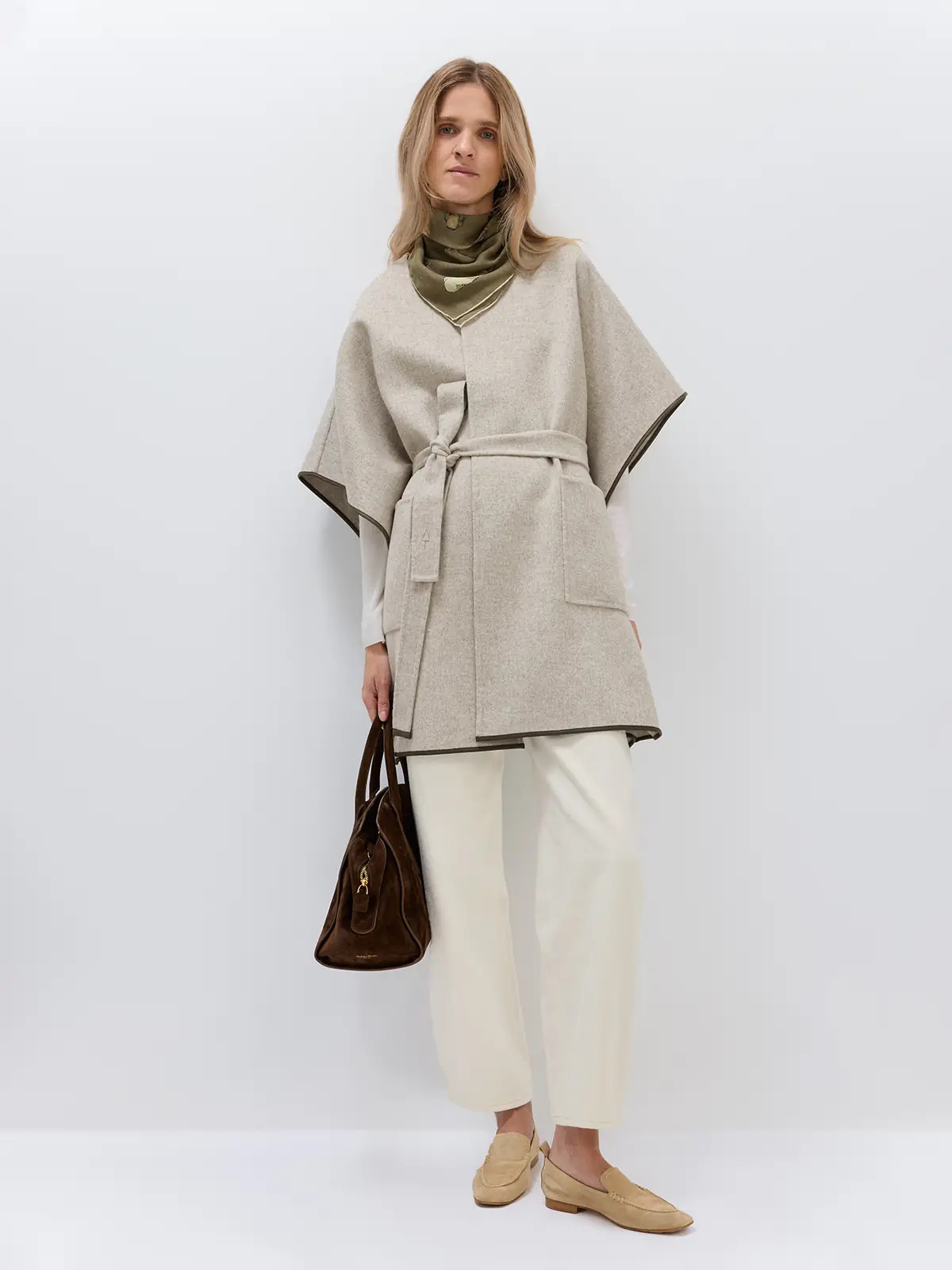 LANNY｜Cashmere Wool Blend Cape Coat-Model front view-02