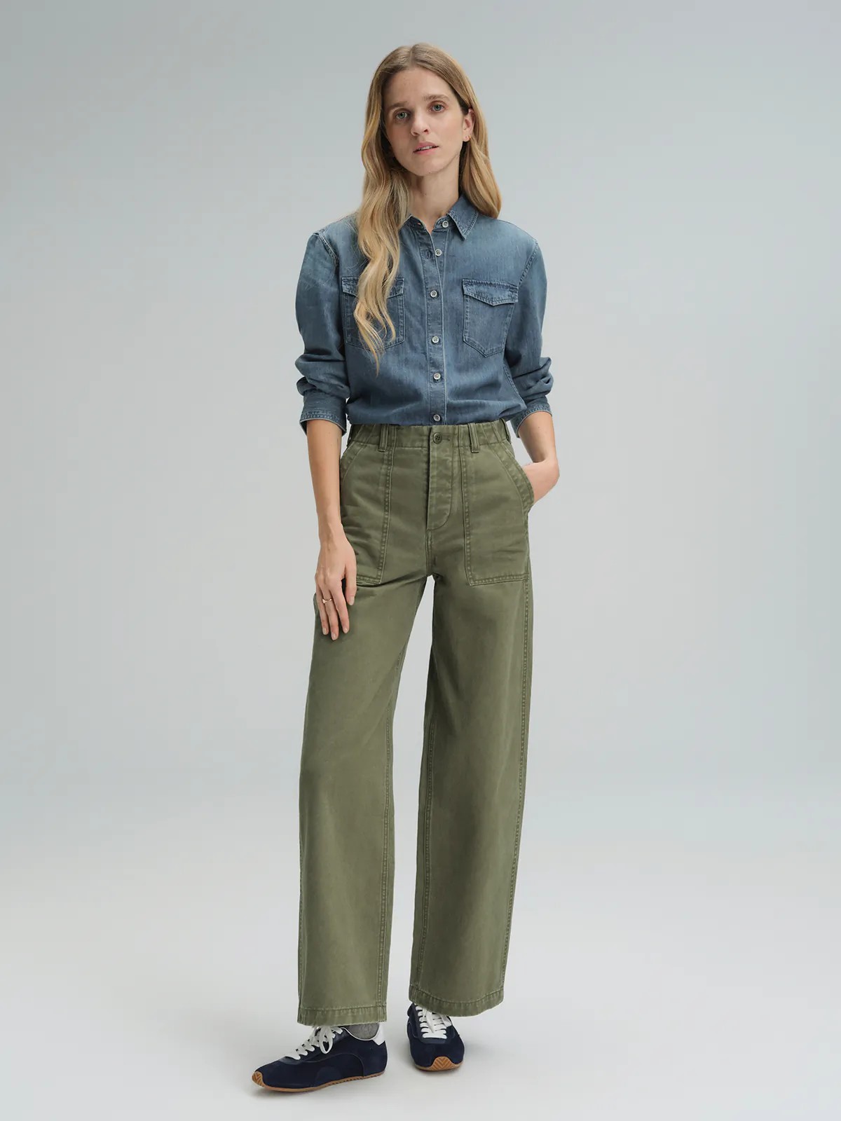 MURRAY｜Cotton Utility Trousers-Model side view-01