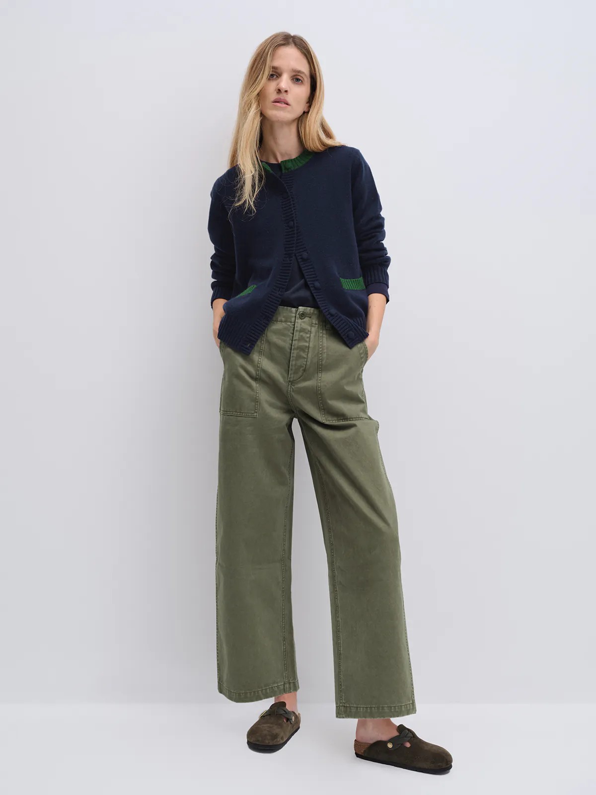 MURRAY｜Cotton Utility Trousers-Model side view-02
