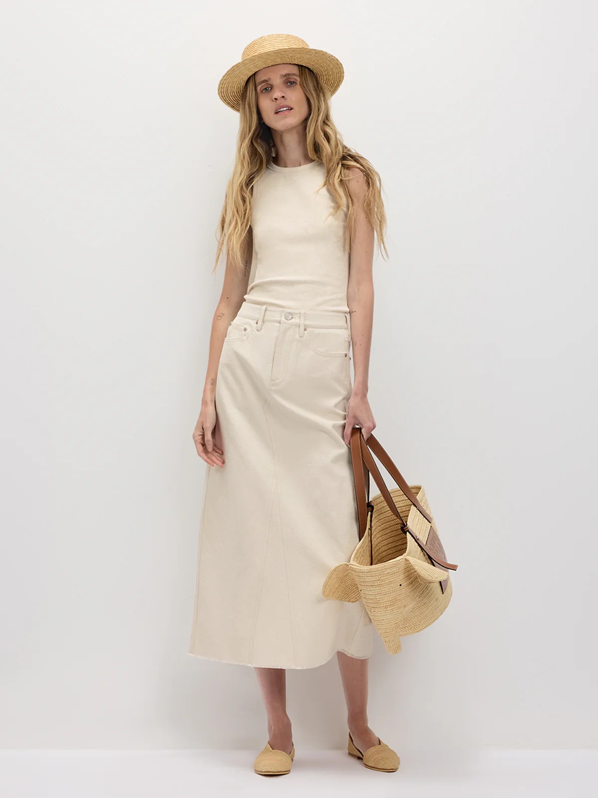ROSE｜Plant-Dyed Fitted Tank Top-Model side view-03