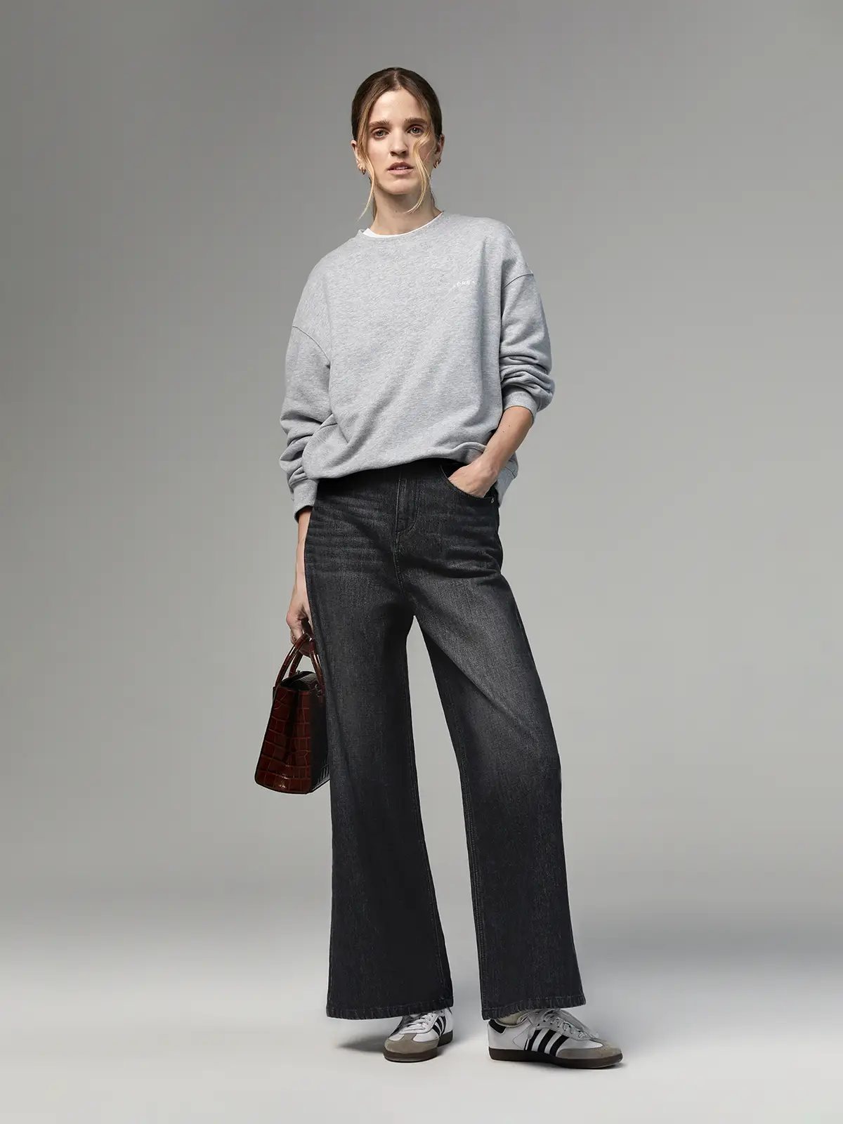 retro dark grey wide leg jeans - Model front view