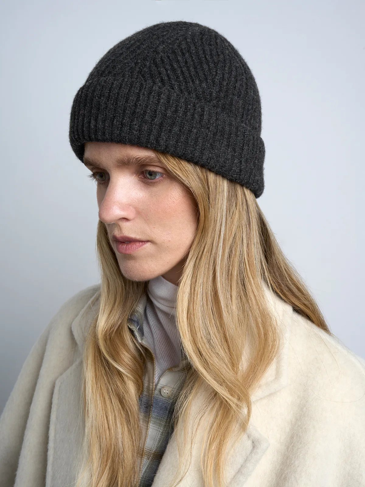 basic red grey black white merino wool knit hat-grey Model front view-03