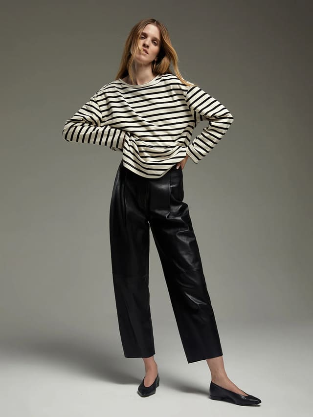 COCO｜Heavyweight Pure Cotton Stripe T-Shirt-Model side view-01