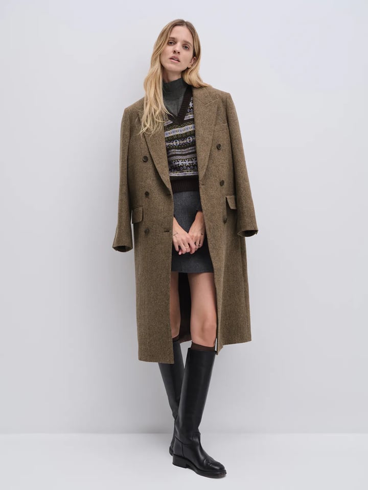 FAITHE｜Wool and Alpaca Tweed Long Coat-Model side view-01