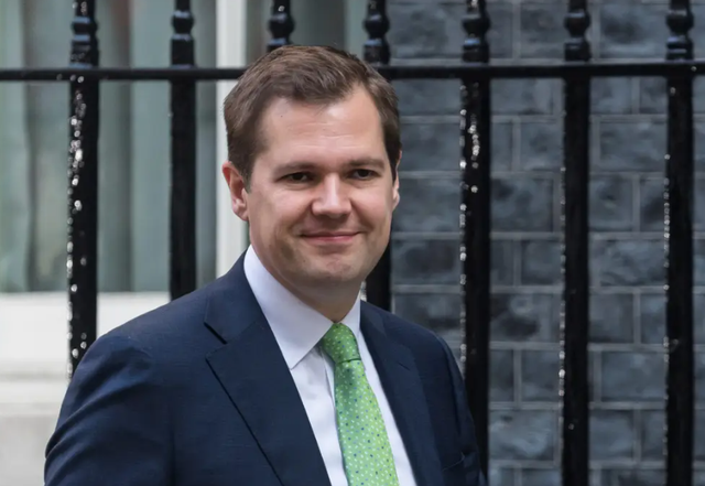 Ministri britanik: Kemi deportuar 3500 emigrant&euml; shqiptar&euml;, ka