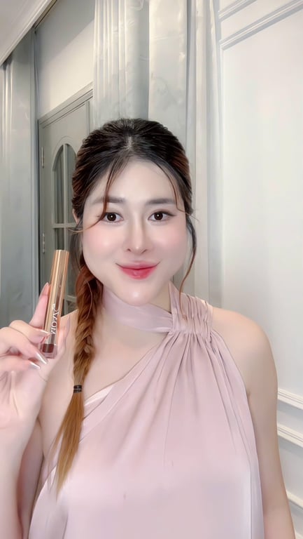 BUỔI SÁNG RA ĐƯỜNG BÔI CHÚT SON MOAZ, ĂN UỐNG THOẢI MÁI MÀ VẪN ĐẸP NGUYÊN NGÀY!