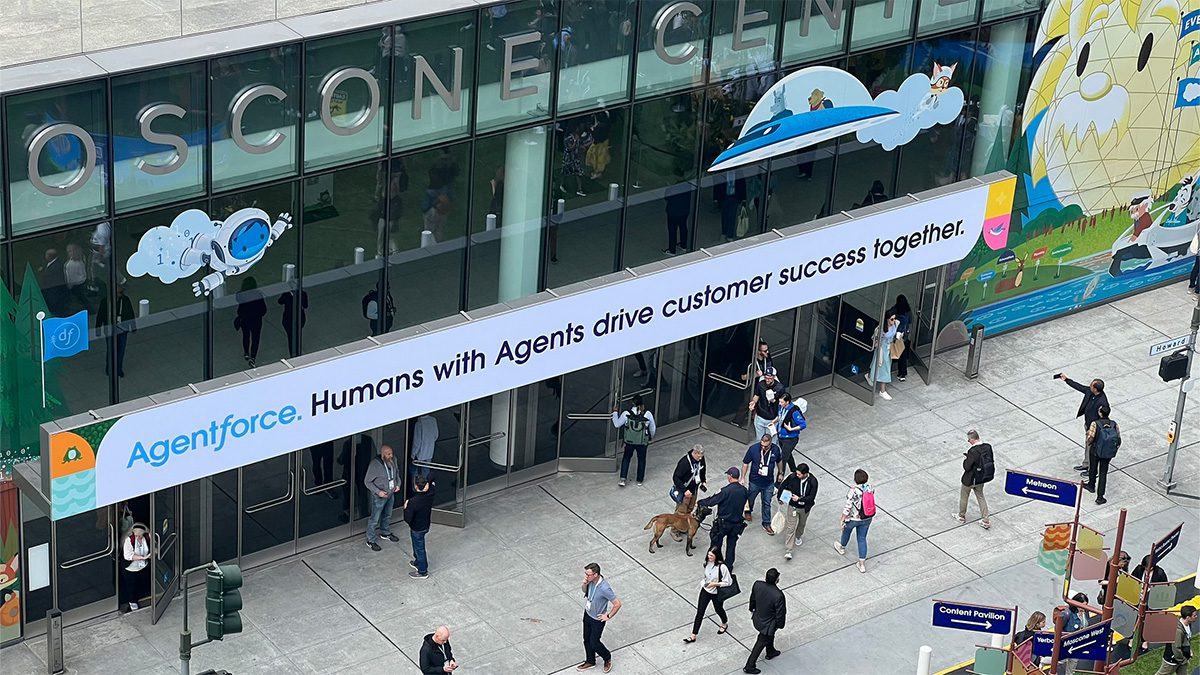 Dreamforce 2024 at Moscone Center featuring Salesforce's Agentforce, emphasizing AI-driven customer success with human collaboration