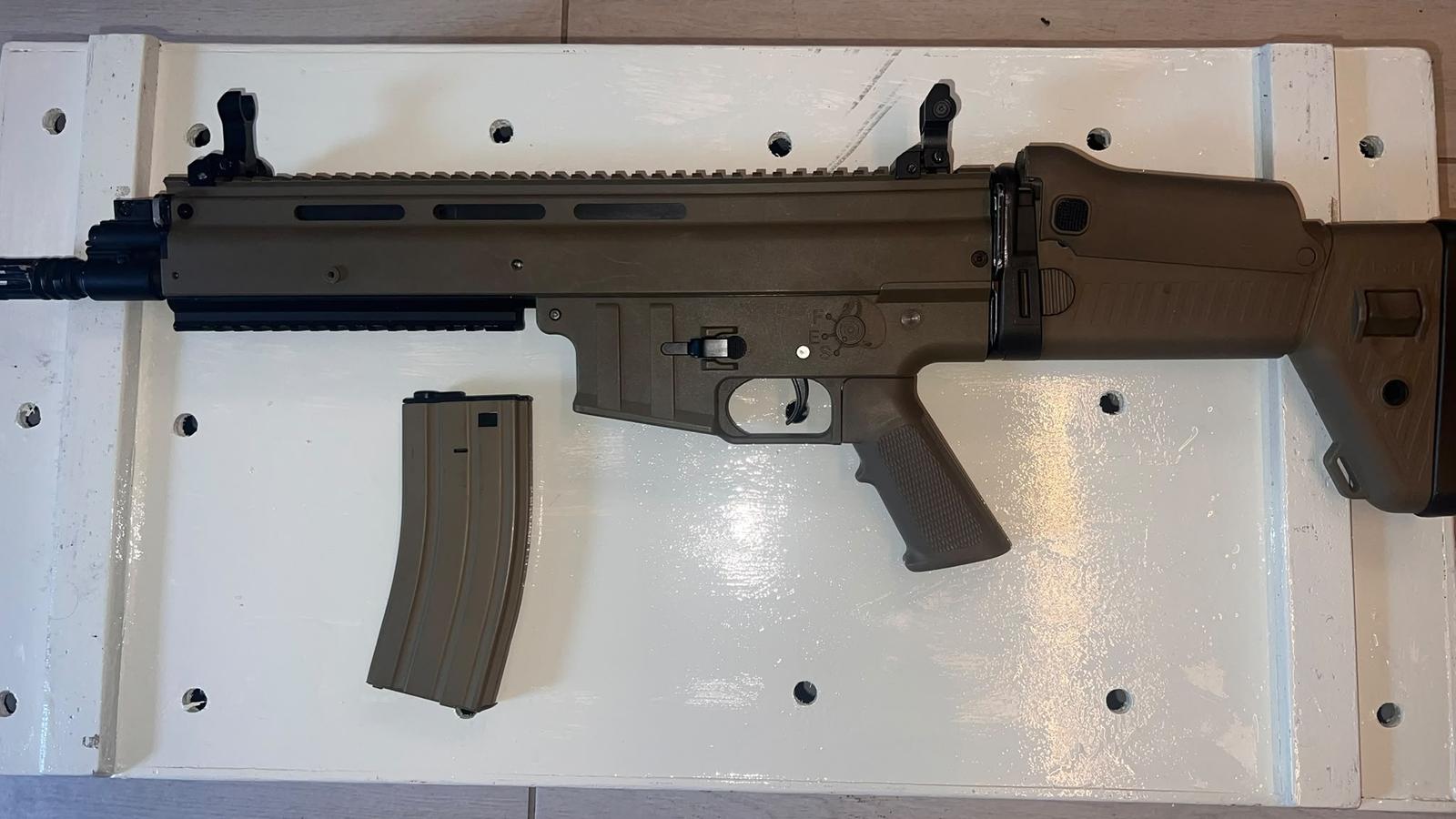 Fucile Airsoft scar classic army revisionato