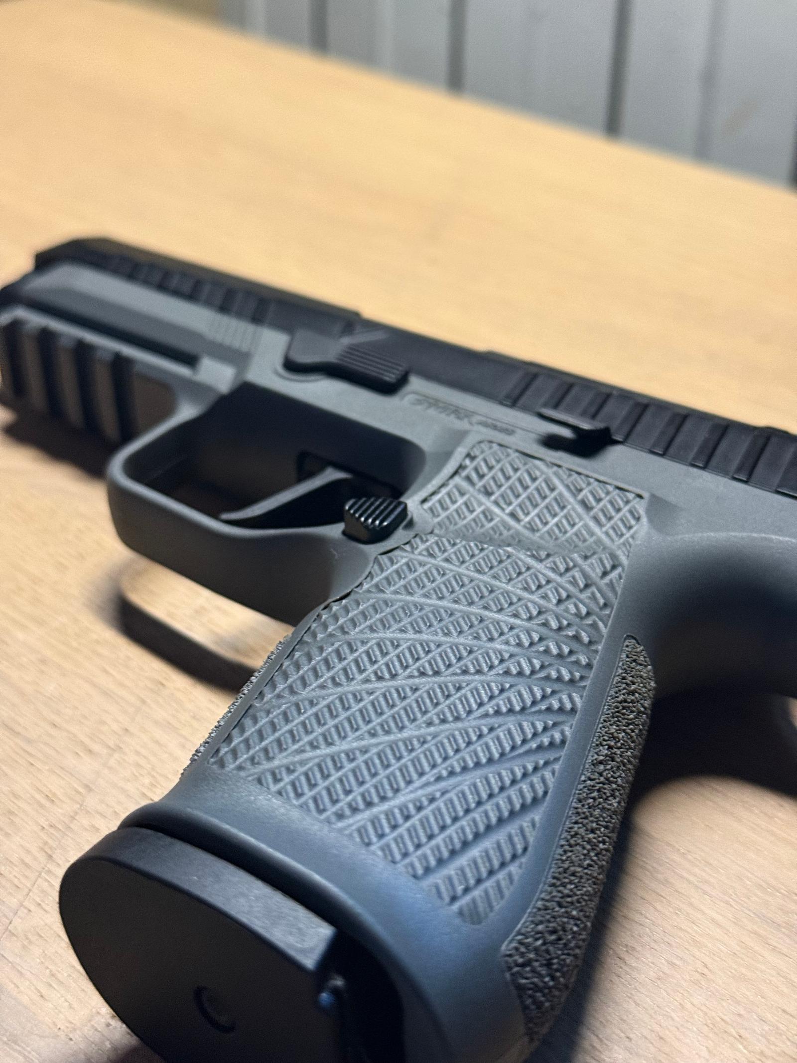 VFC SA320 Pistol Replica