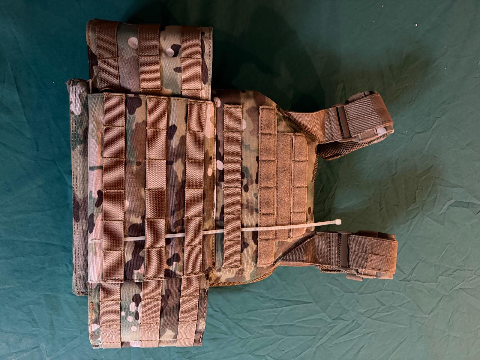 Gilet tattico portapiastre (Plate Carrier)