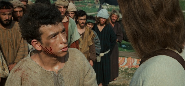 イエスが悪霊から少年を救う | Jesus Film Project