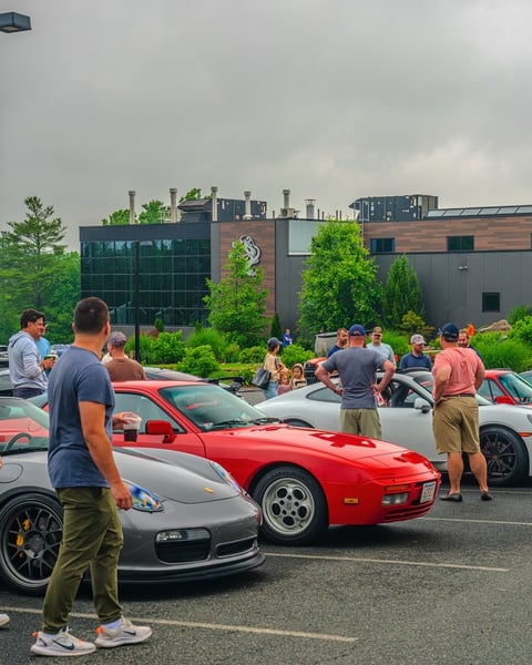 We had a GREAT turnout and amazing energy at today’s Porsches & Coffee despite the not-so-great morning drizzle.