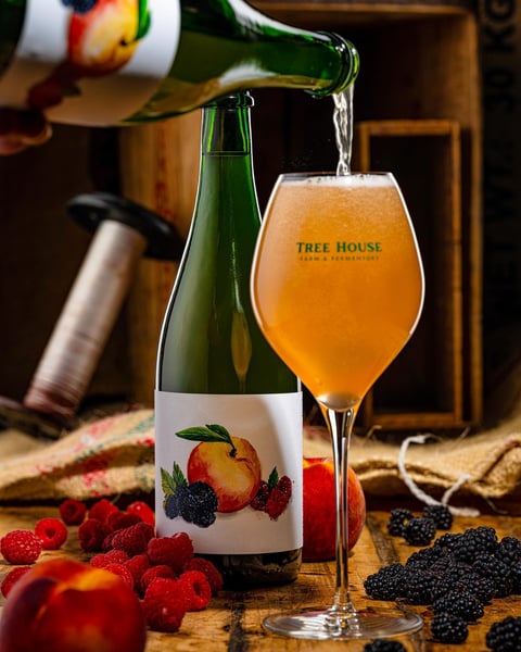 This delightful one-of-a-kind cider was aged on the pomace of red and black raspberries and then re-conditioned on fr…