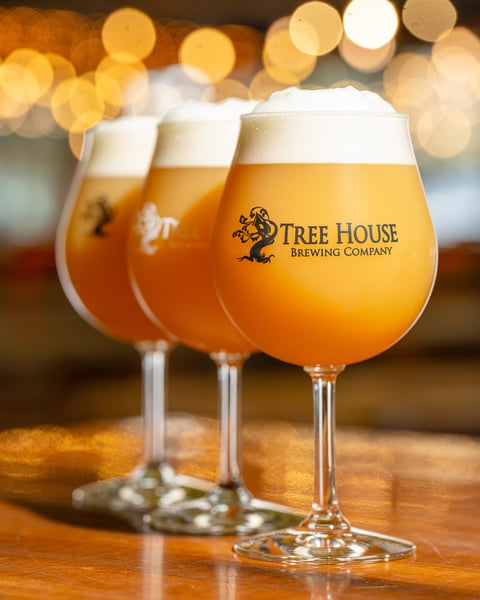 We’re wrapping up Glassuary with a varied drop of an iconic glass from its original manufacturer who is no longer in…