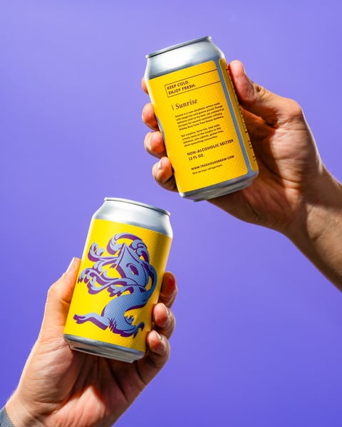 Combining tangerine and guava pureé, Sunrise is an every day drinking sparkling water delight!