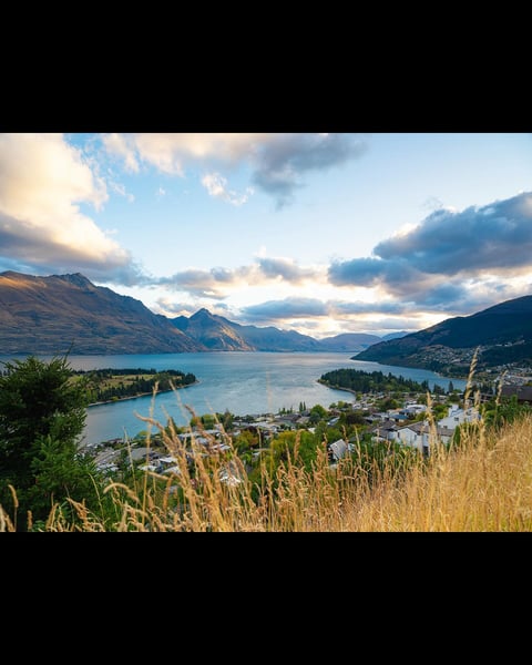 Our home base camp during our visit to @garstonhops was the adventure capital of the world, Queenstown. Queenstown is…