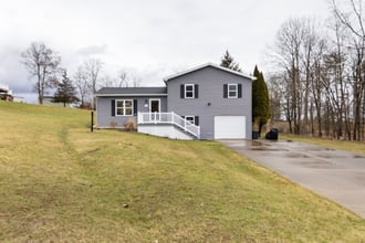 18 Country View Dr