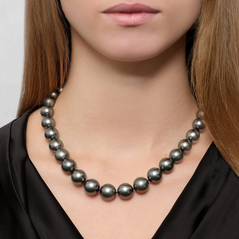 Pearls & More Image