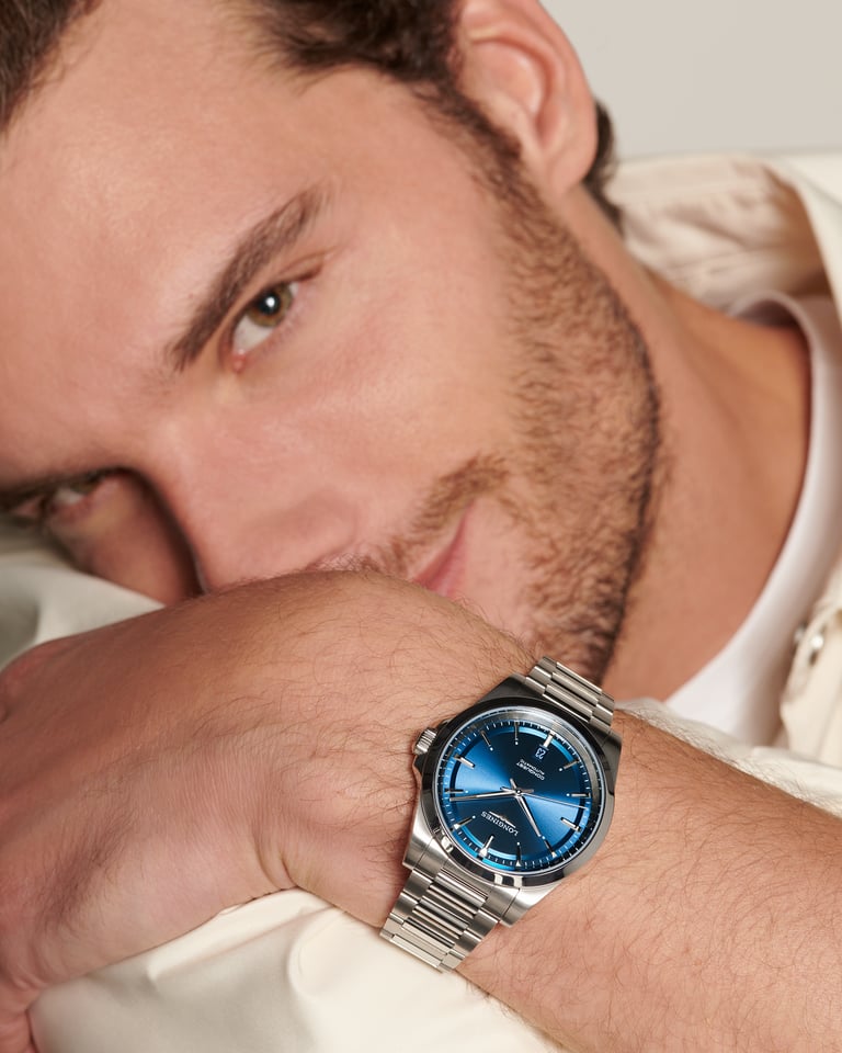 Longines, Conquest 2023 Armbanduhr aus Stahl, Referenz L3.830.4.92.6, Produktaufnahme