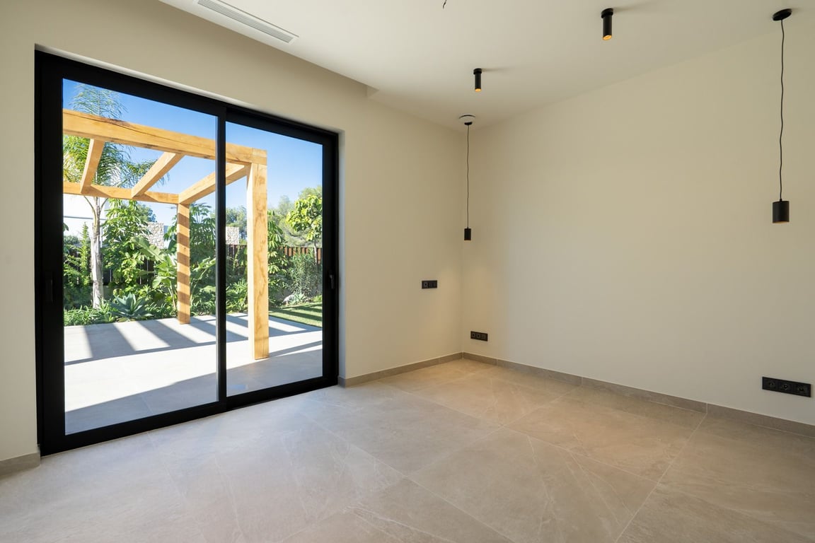 Property #RH21273 - 11