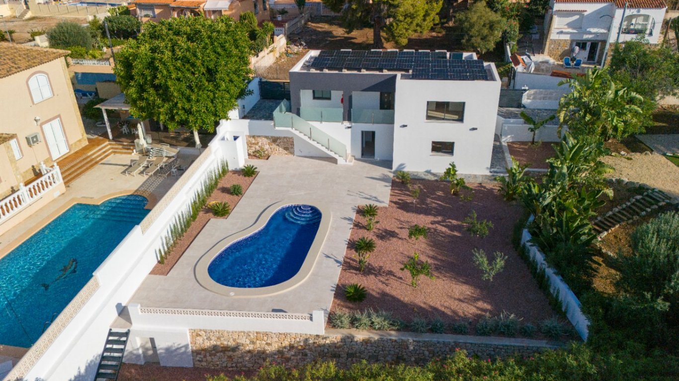 Villa de nueva construcción en venta en Los Pinos, Calpe - 3