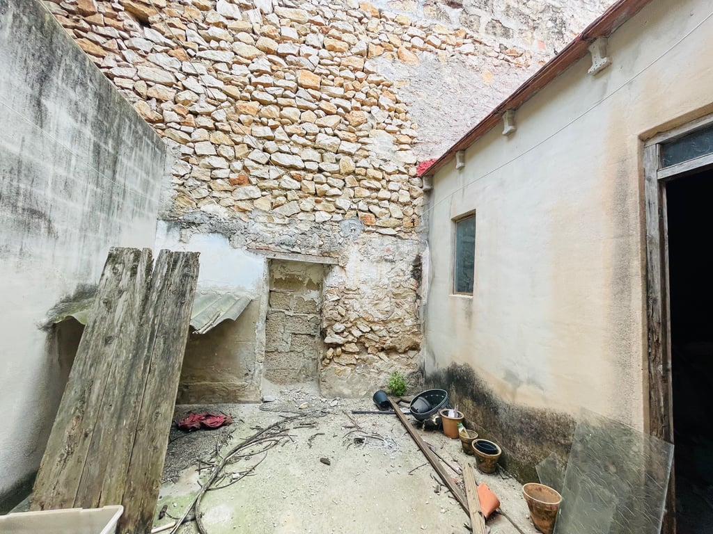 Vergel. Casa de pueblo grande con muchas posibilidades en venta - 6