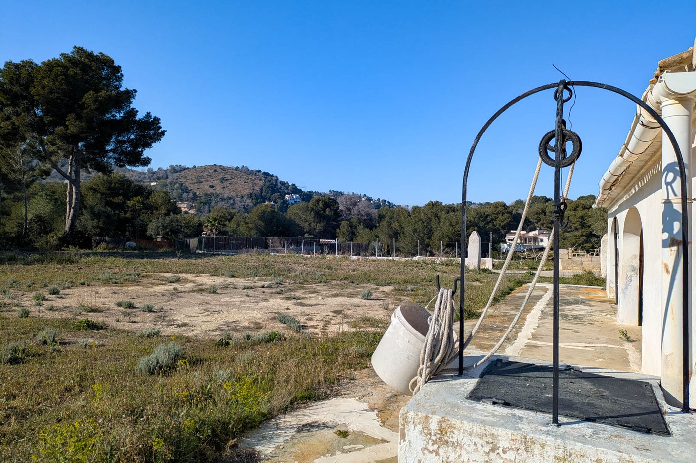 Traditional finca on large rustic plot in Jávea — Villa with renovation potential, €725,000