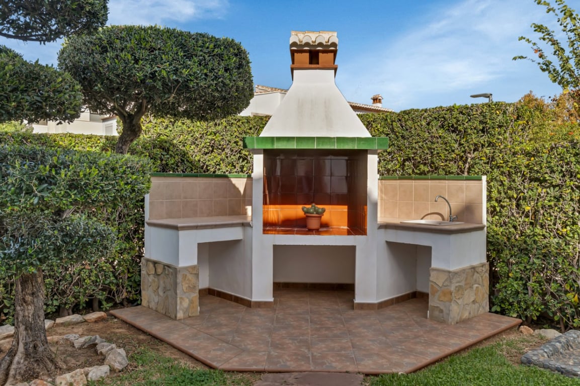 Exclusivo Adosado en Jávea, a 500m. del mar, con 4 dormitorios y piscina comunitaria - 6