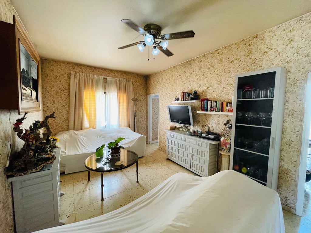 Pedreguer. Casa de campo amplio con piscina en venta - 36