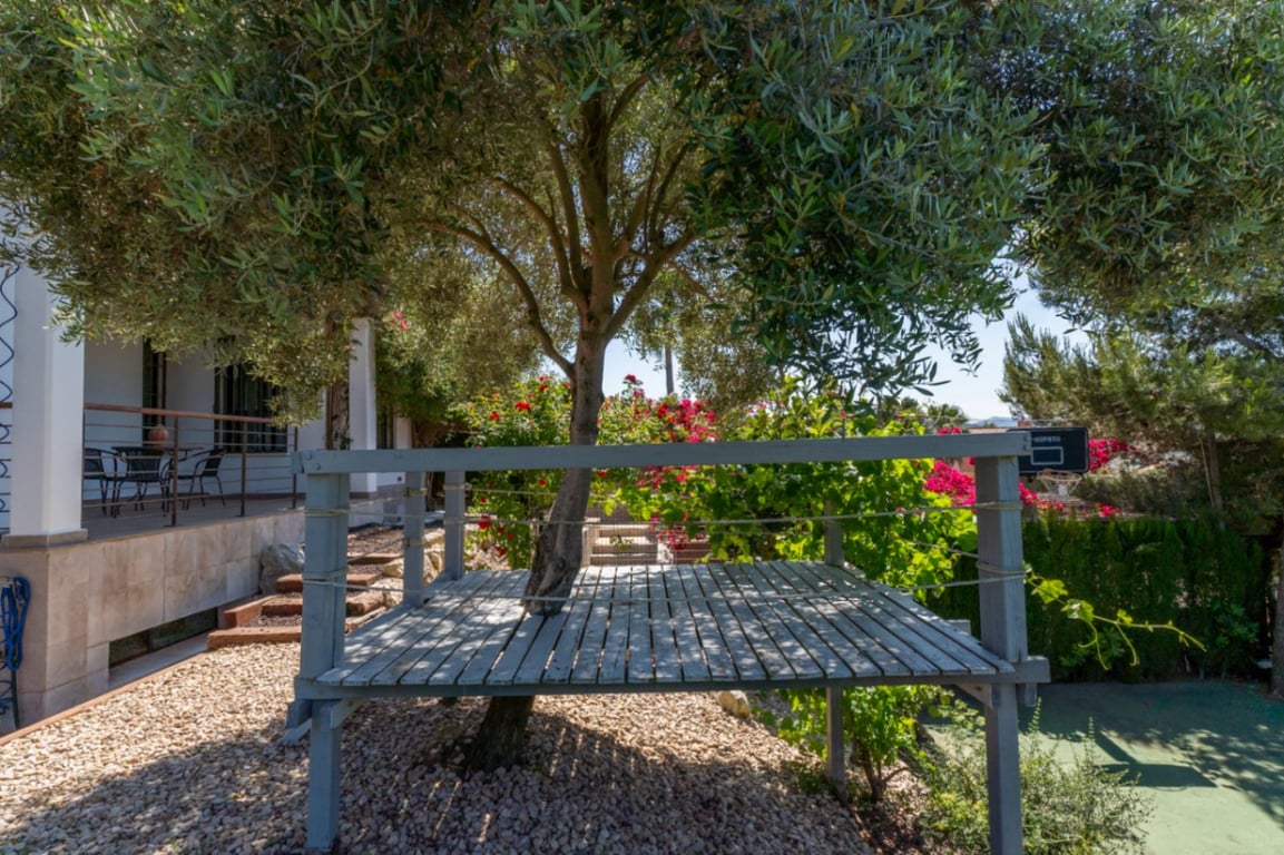 Impresionante Villa a la venta en Jávea, con piscina interior y exterior - 35