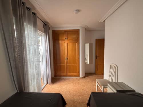 Ruim penthouse-appartement met lift in het hart van Torrevieja — foto 25