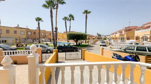 Volledig gerenoveerde geschakelde woning op het zuiden in Cabo Roig — foto 4