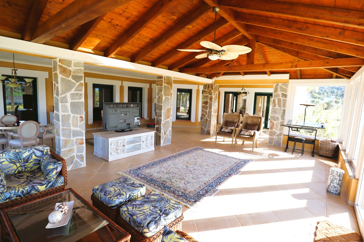 Finca ecuestre versátil en La Sella sobre parcela de 8.000 m² — Villa de 6 dormitorios y 4 baños