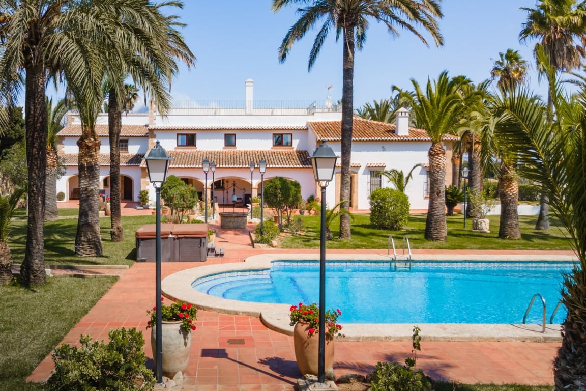 Gran Villa con casa de invitados en Jávea y parcela 5.835m2 - 2