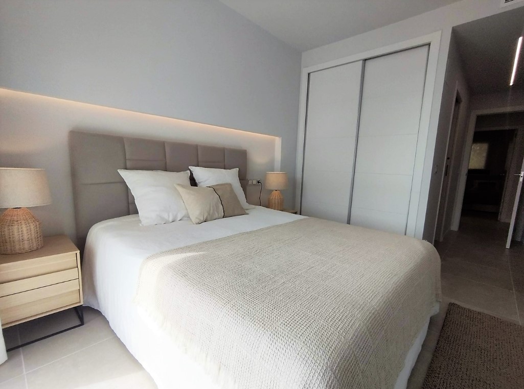 Apartamento de obra nueva en primera línea en playa en Dénia - 11