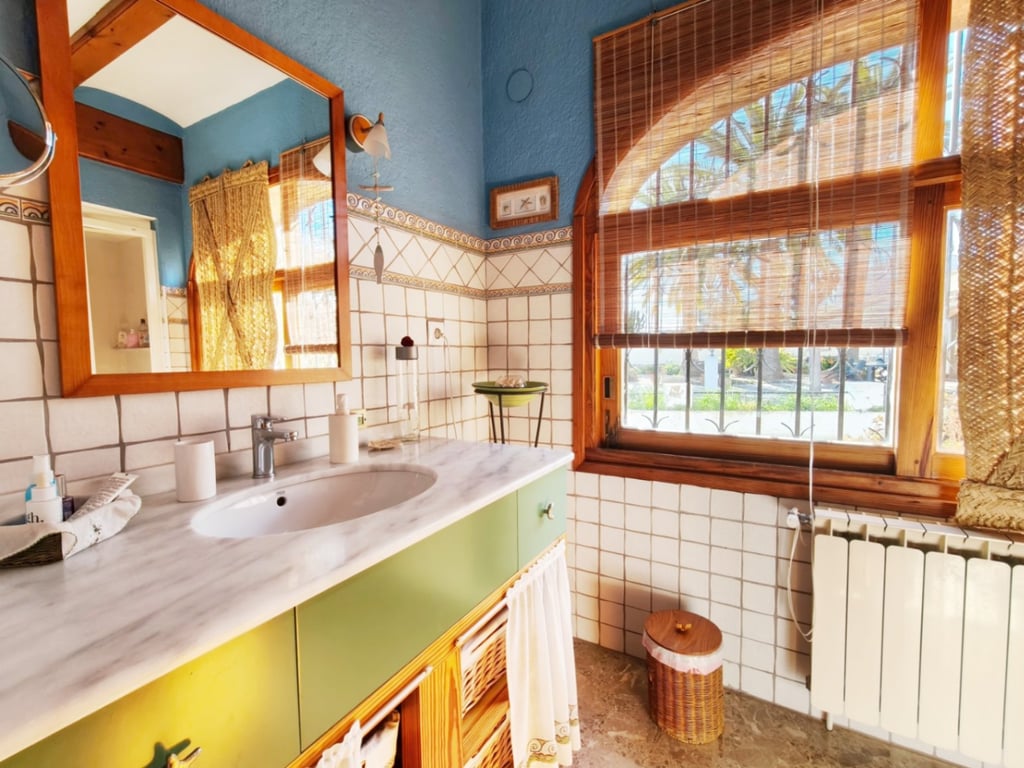 Villa en venta en el corazón del casco antiguo de Jávea con vistas al mar y parcela privada - 30