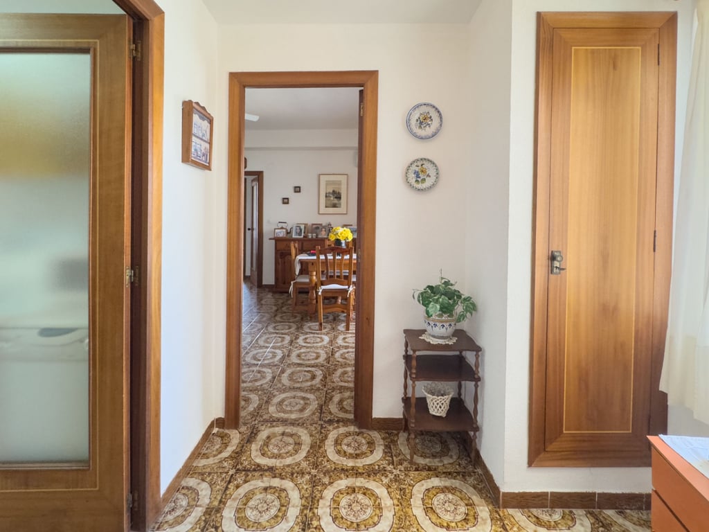 Apartamento en venta de 3 habitaciones con piscina en Denia - 2