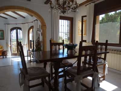 Property #AD 81 0