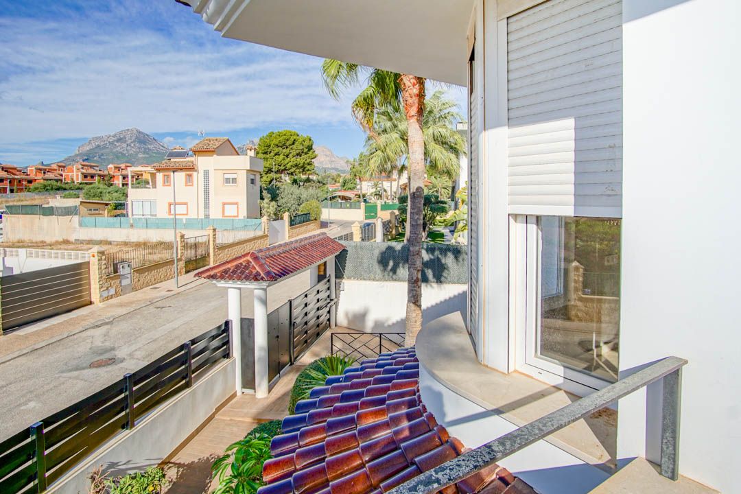 Property #RH21270 - 17