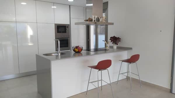 Nieuwbouwvilla met 3 slaapkamers, privézwembad en solarium in Villamartín