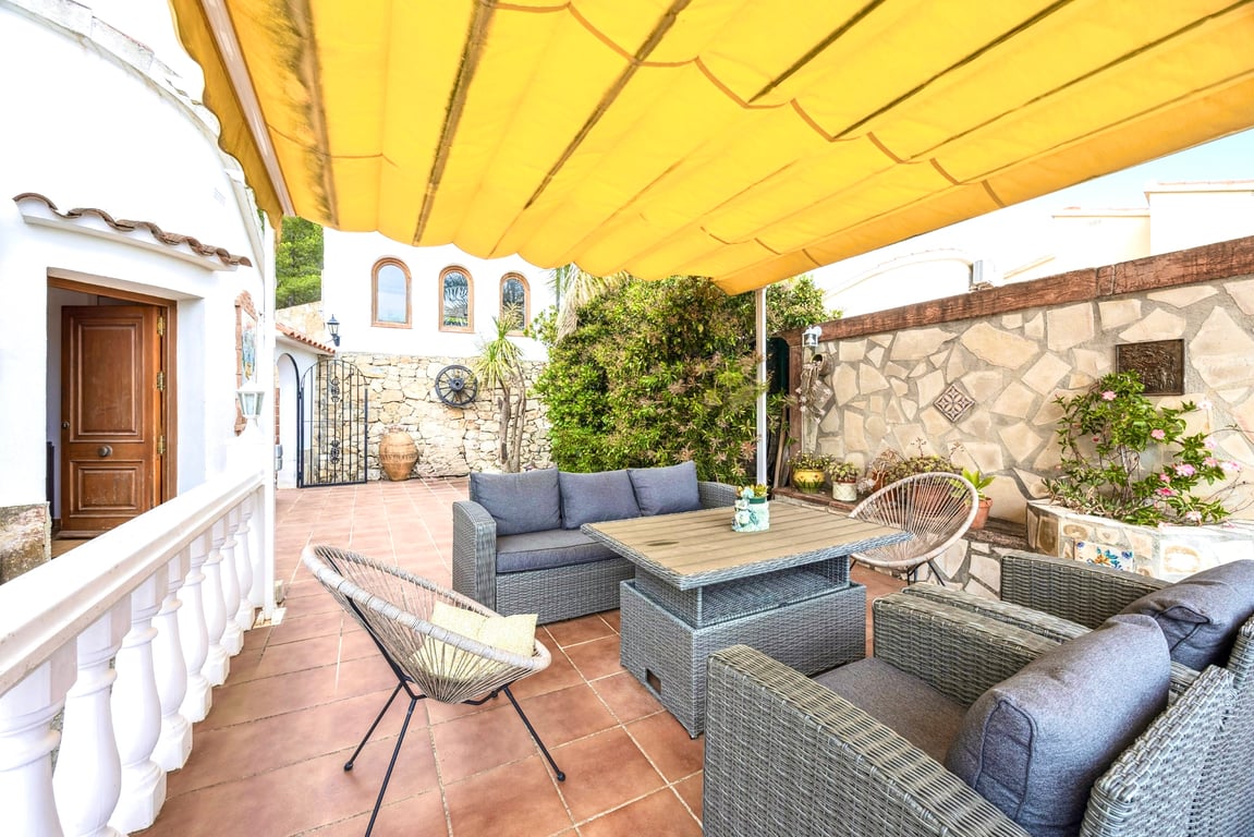 4-bed Villa in Dénia photo 8