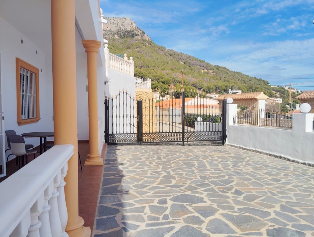 Villa en venta con 4 dormitorios y piscina en Calpe, con vistas al mar. - 20