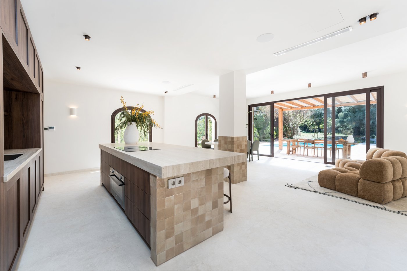 Cap Martí — Villa Mediterránea Reformada en Jávea · 5 Dorm · 3 Baños · Piscina