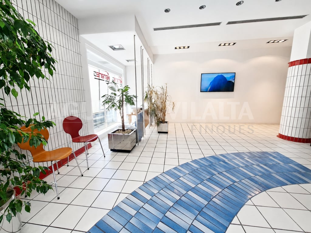 LOCAL COMERCIAL DE MÁS DE 500 M² EN EL CENTRO DE GRANOLLERS - 5