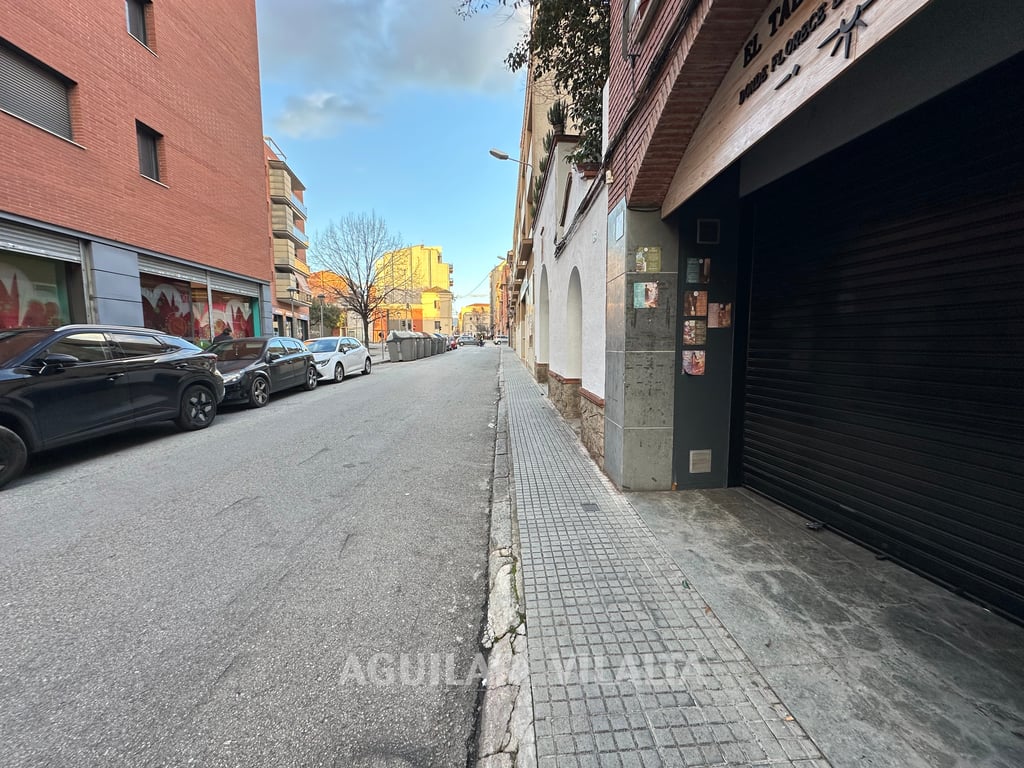 Commercial premises on Calle Corró - 20