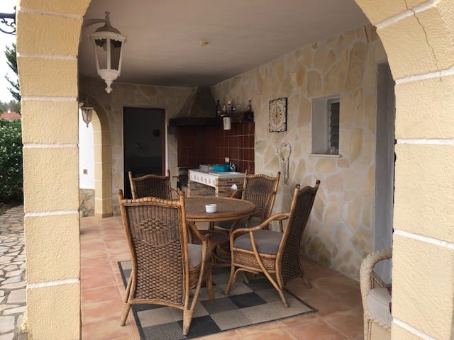 Chalet en venta en Denia, Zona Montgó: 4 habitaciones, piscina privada - 47